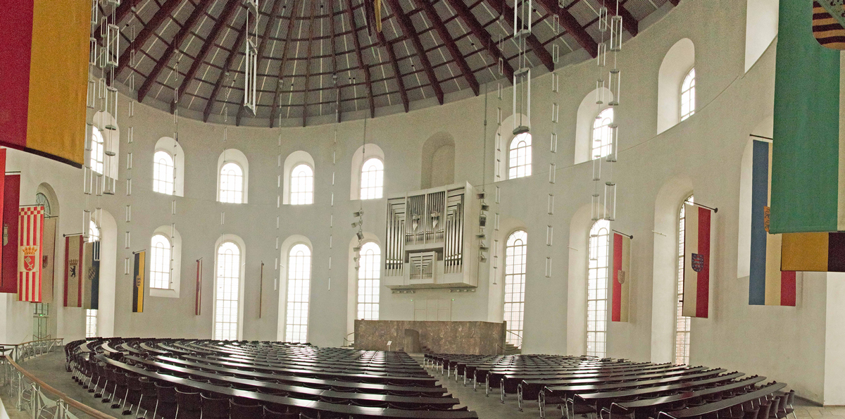 Upper Hall of the Paulskirche where the annual awarding of The Peace Prize of the German Book Trade takes place. The Paulskirche organ was designed by Maria Schwarz. 