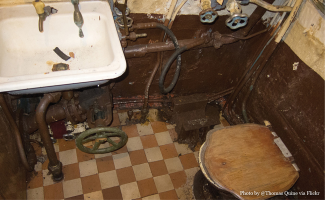 Photo of U434 Bathroom, 1 of 2, by Flickr user Thomas Quine • Experience visiting the U-434 Submarine in Hamburg Germany