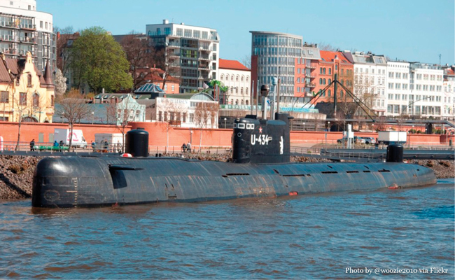 U-434 Photo by user woozie 2010 via Flickr • Experience visiting the U-434 Submarine in Hamburg Germany